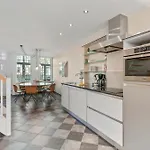 Brugse Charme Huis Met Tuin Aan Het Water 8P