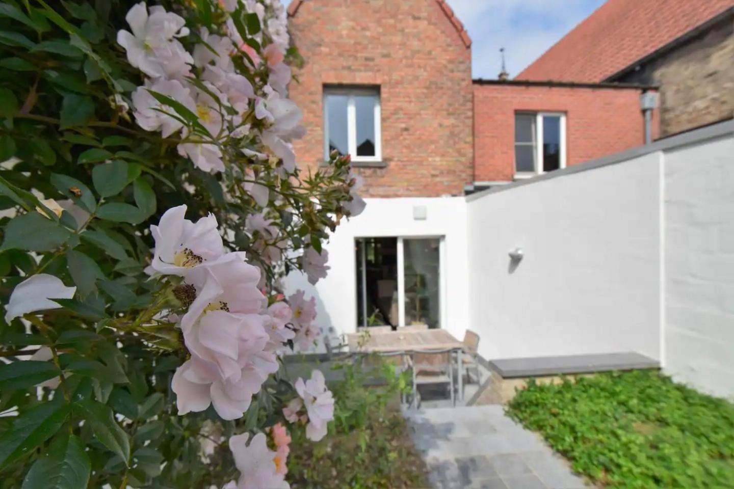 Brugse Charme Met Tuin Aan Het Water 8p *